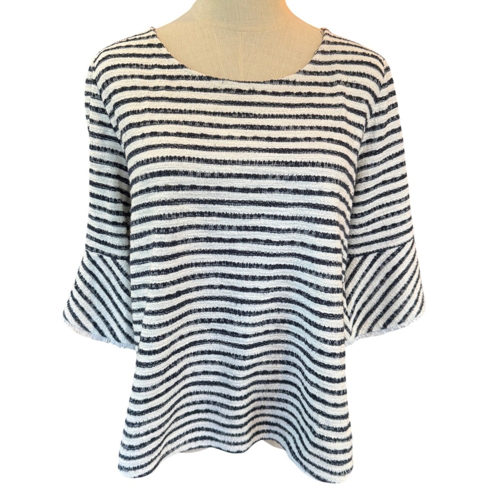 Green Envelope Los Angeles XL Striped Bell Sleeve Textured Knit Top Blue White